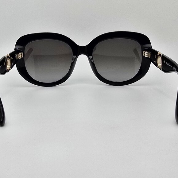 Salvatore Ferragamo SF727S 001 Black Frame Grey Gradient Lens Sunglasses w/ Case main image 11